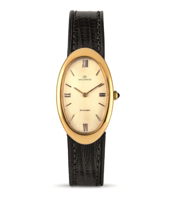 Ovale Allongèe in oro giallo 18k con personalizzazione di "Bvlgari" sul quadrante