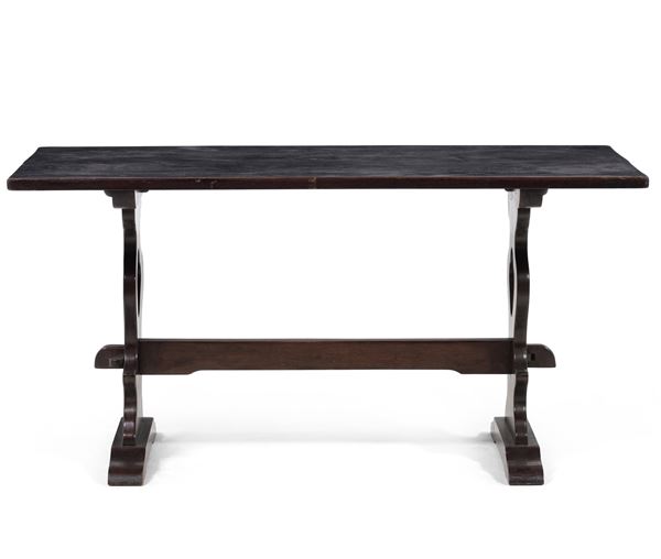 Tavolo fratino in legno intagliato. XX secolo