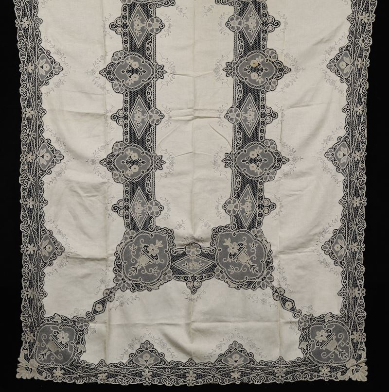 Tovaglia con dodici tovaglioli  - Auction L'Art  de la Table - Cambi Casa d'Aste