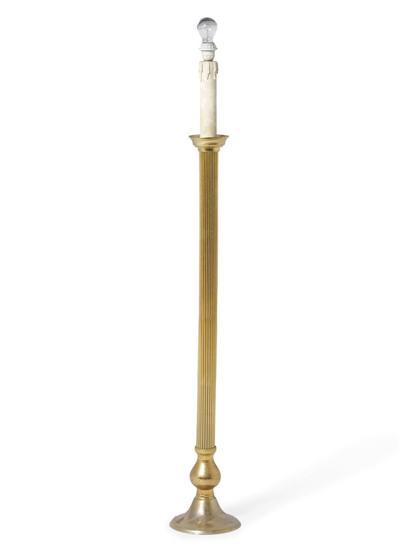 Piantana in metallo dorato. XX secolo   - Asta Occasioni d'Antiquariato - Cambi Casa d'Aste