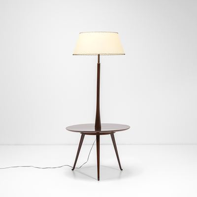Lampada da Terra con Tavolino.