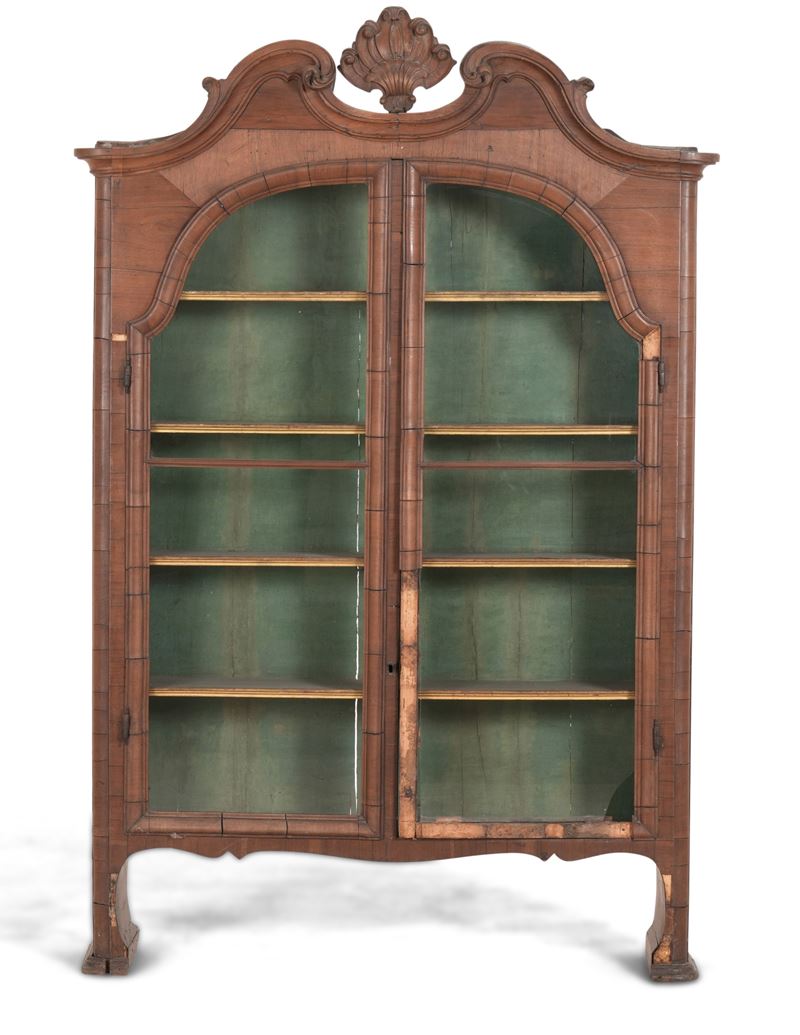 Vetrina a due ante in legno di noce. XIX secolo  - Asta Antiquariato - Cambi Casa d'Aste