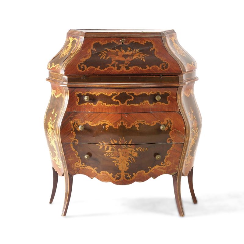 Ribalta impiallacciata in vari legni. XX secolo  - Asta Antiquariato - Cambi Casa d'Aste