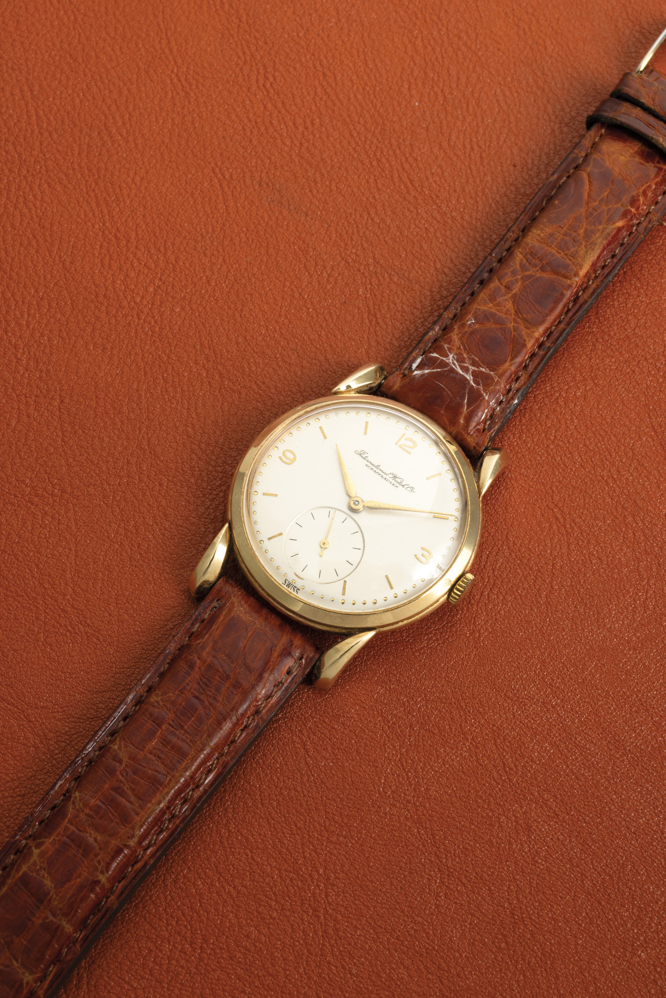 International Watch & Co. - Affascinante Orologio Solotempo Oversize con Anse Fancy in Oro Giallo...