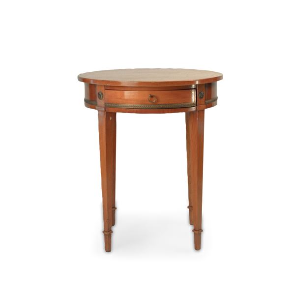 Tavolino in ciliegio, XX secolo