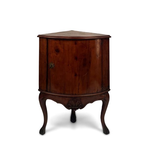 Angoliera in ciliegio, XVIII secolo