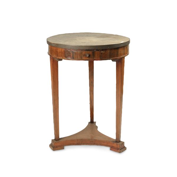 Tavolino in palissandro, metà del XIX secolo,