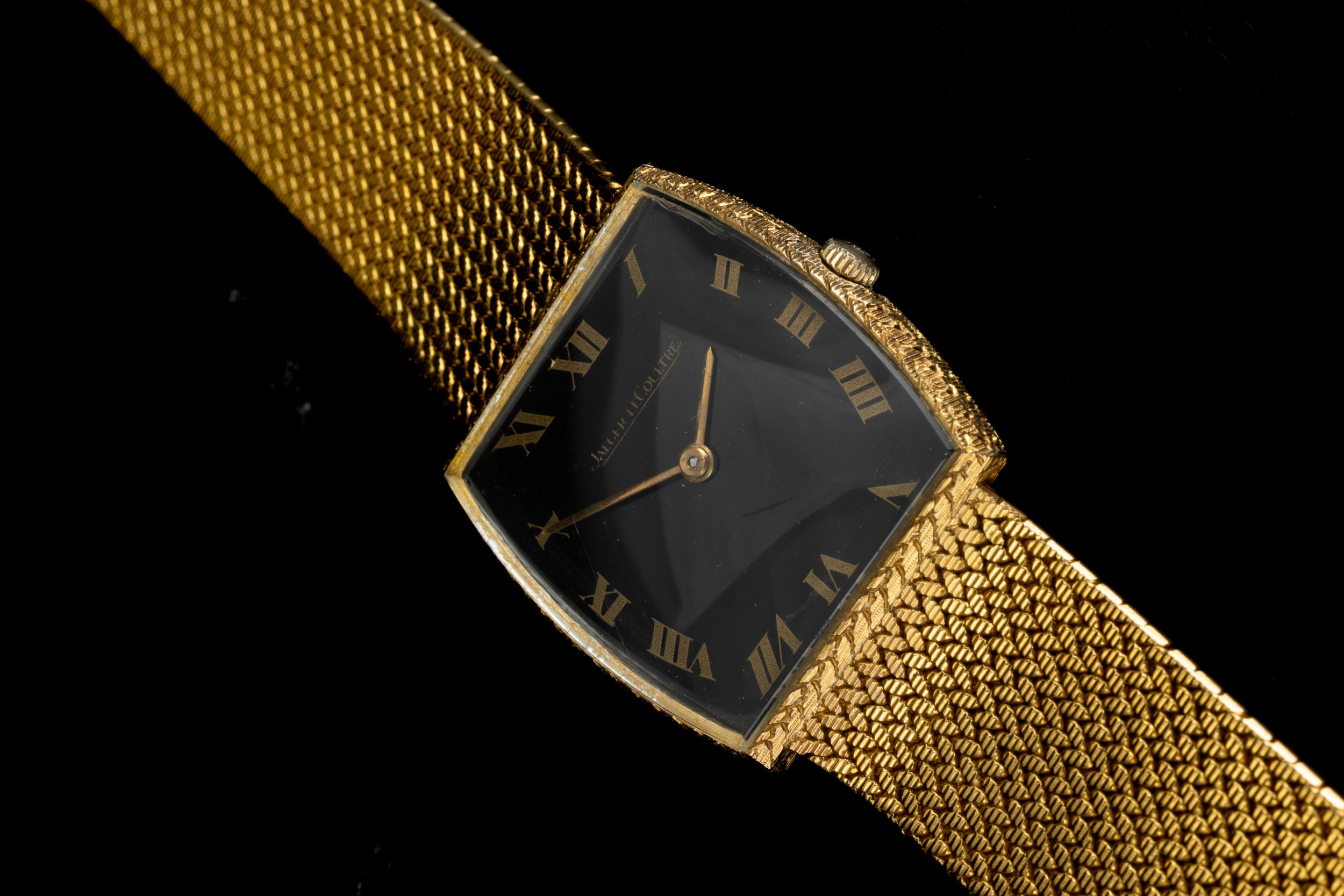 Jaeger-lecoultre - Tonneau Classique in Oro Giallo 18k Bracciale Integrato Quadrante Nero Lucido,...