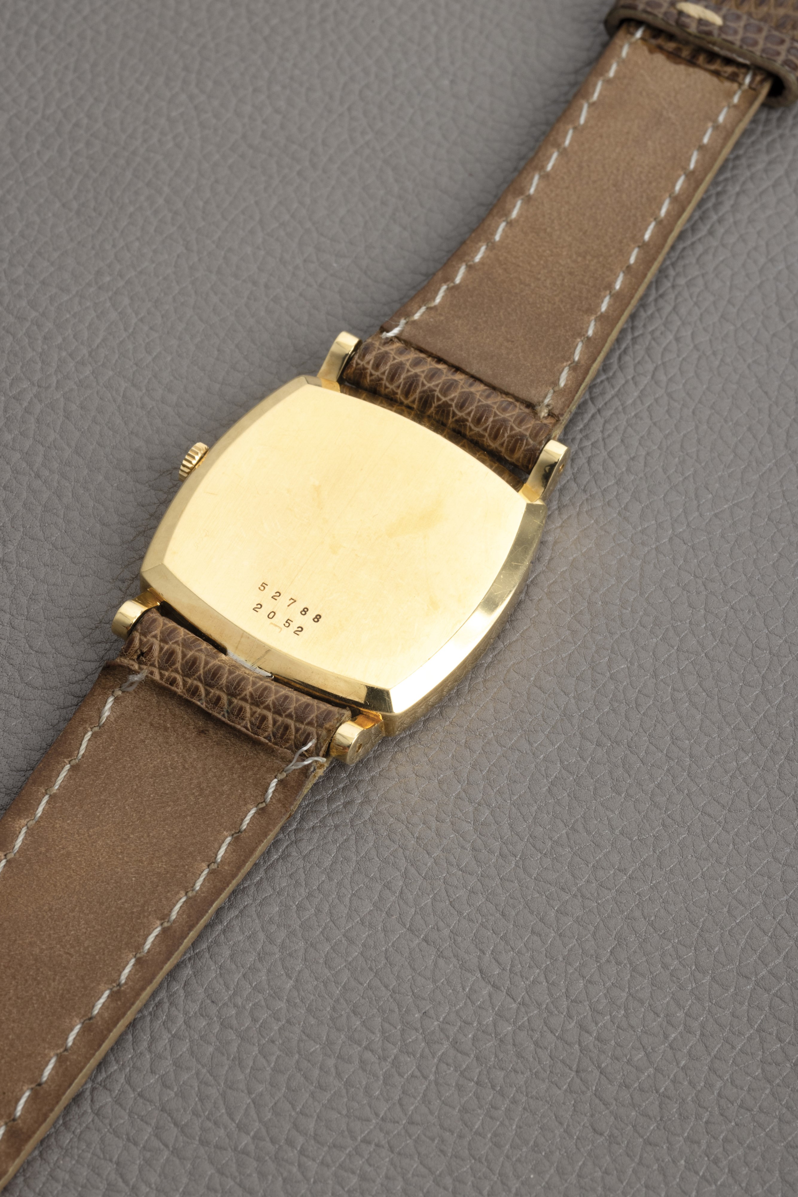 Chopard - Raro Orologio di Forma Quadrante Nero con Spade del Khanjar Verdi, Cassa in Oro Giallo,...