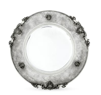 Dante Riva, Piatto in argento fuso, sagomato e cesellato con marchio a fascio littorio (1935–1945...