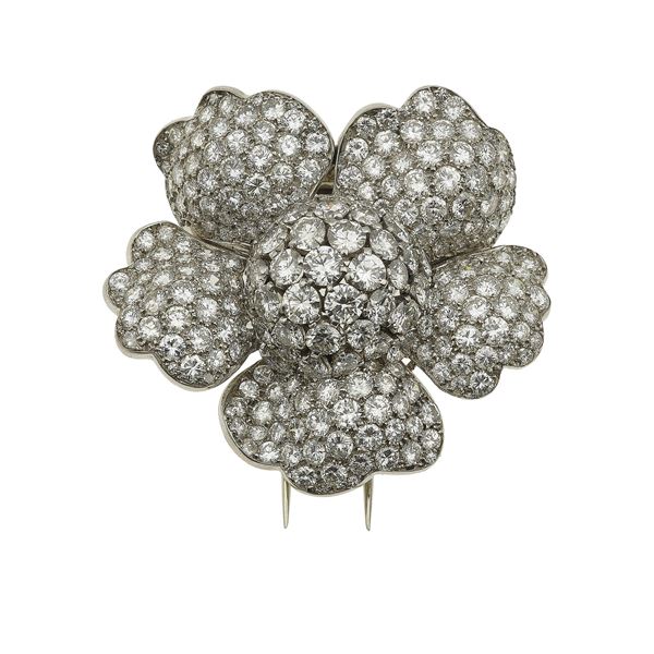 Brilliant-cut diamond and gold brooch