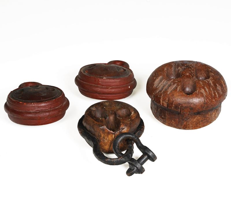 Quattro bozzelli legno  - Asta Arte Marinara - Cambi Casa d'Aste