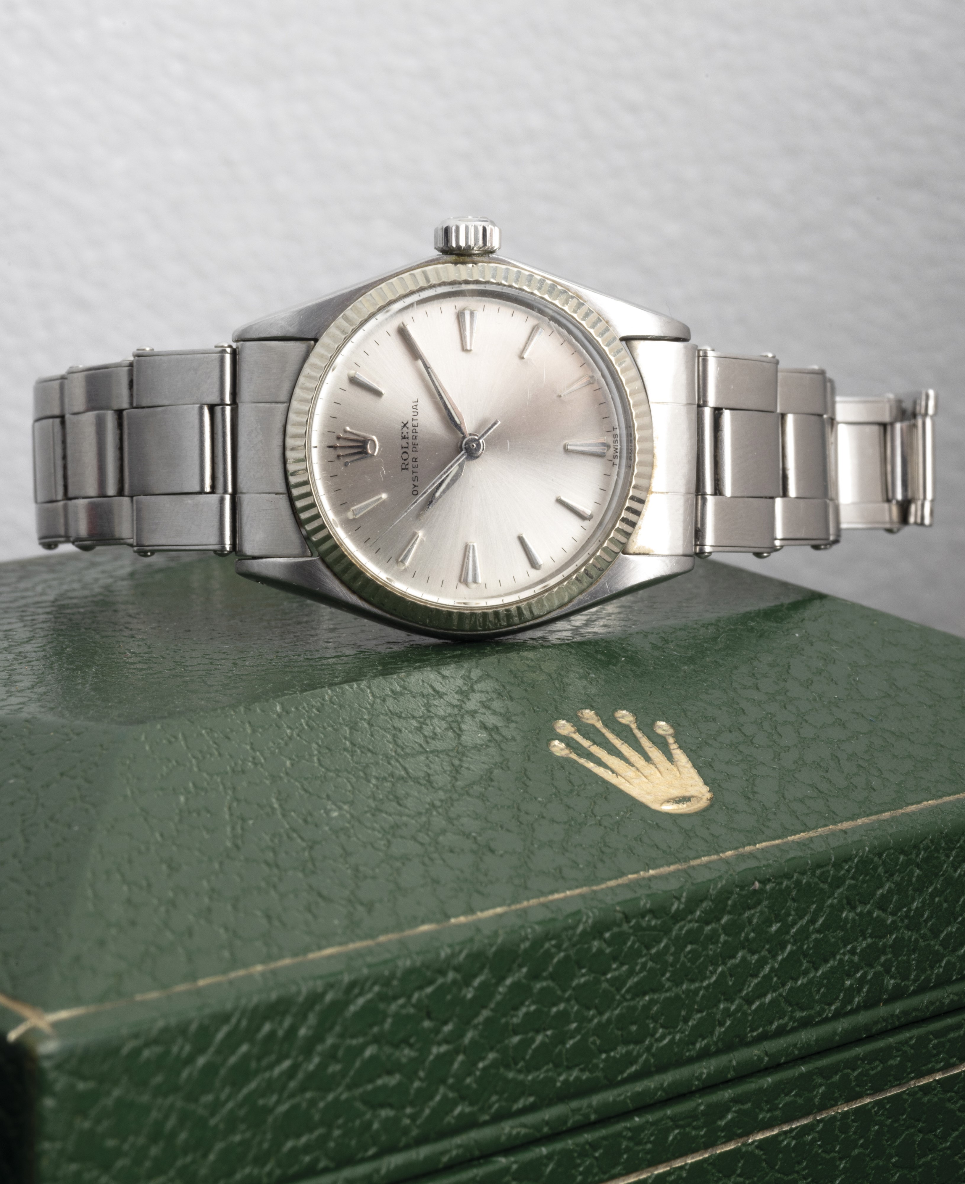 Rolex - Oyster Perpetual, Ref 6551, Quadrante Argentè con Indici a Bastone, Bracciale Rivettato E...