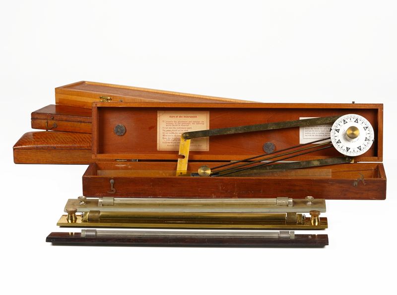Quattro scatole conteneti righe e strumenti da disegno  - Auction Maritime Art - Cambi Casa d'Aste