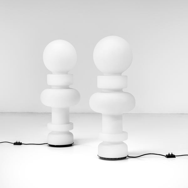 Due lampade da tavolo mod. 2490 Re.