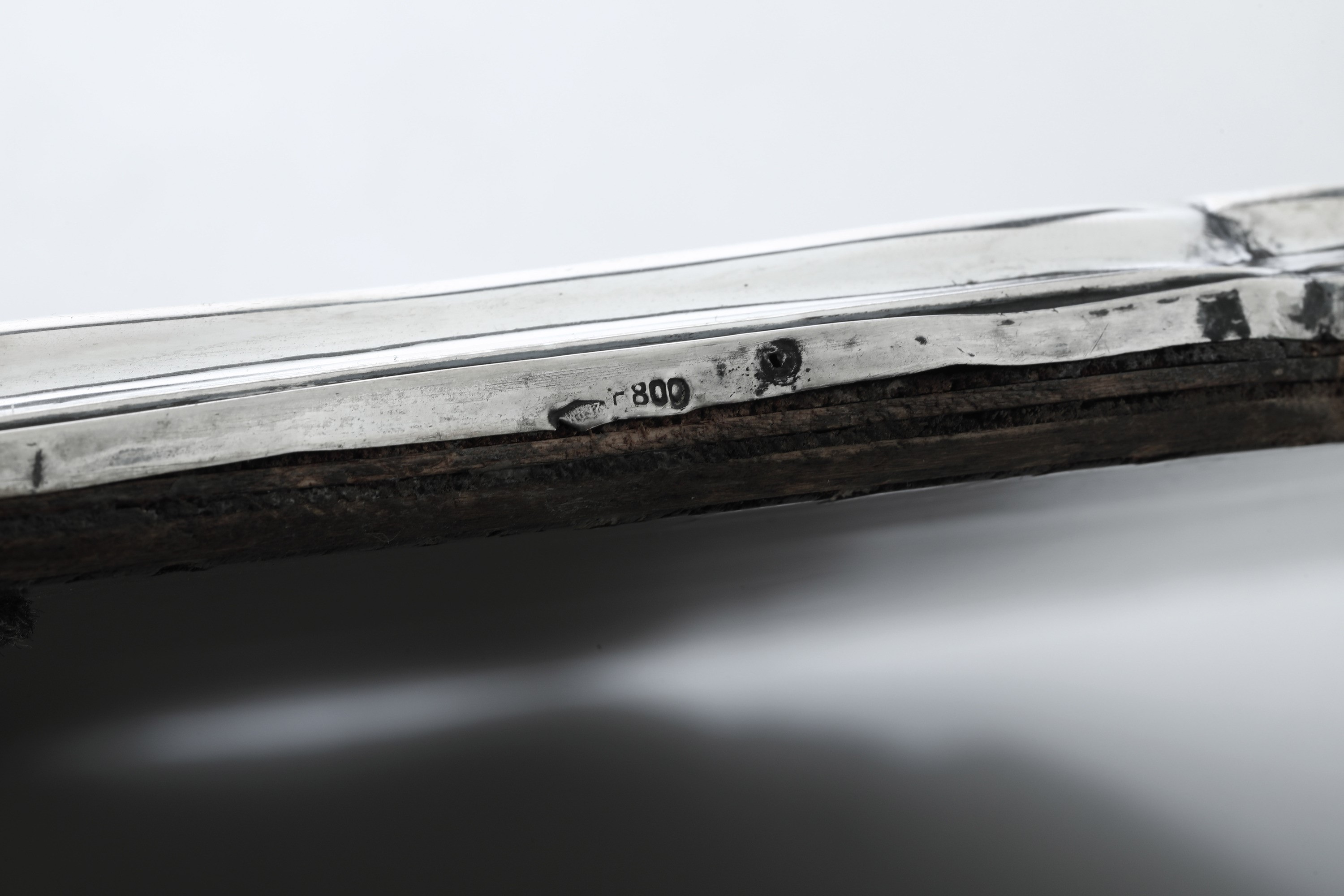 Presentoire a Specchio. Argenteria Milanese del XX Secolo, Argentiere Pietro Vallin
