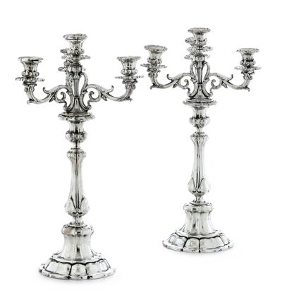 Coppia di Candelabri a 4 Fiamme. Germania, Dresda, Seconda Metà del XIX Secolo, Argentiere Moritz...