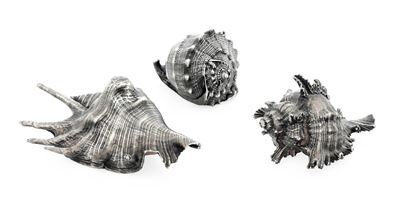 Argenteria milanese, Tre conchiglie rivestite in argento (XX secolo) per Maison Deferico Buccella...