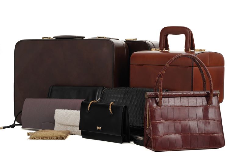 Lotto di borse varie più due valigie  - Auction Antiquariato del XX secolo - Cambi Casa d'Aste