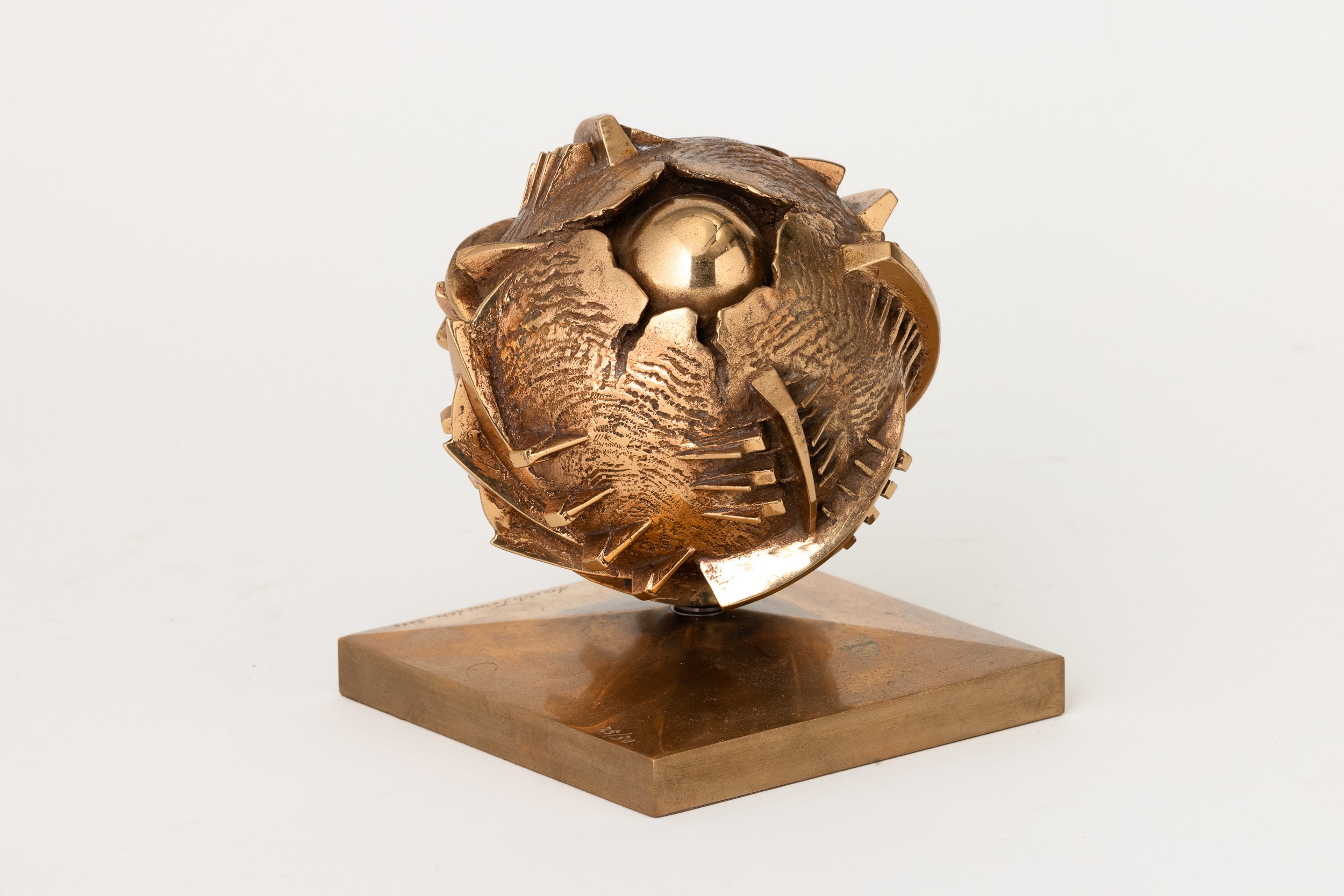 Arnaldo Pomodoro - Sfera