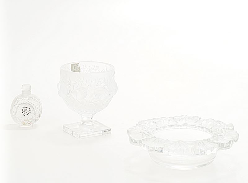 Lotto di tre oggetti in vetro inciso Lalique  - Asta Antiquariato del XX secolo - Cambi Casa d'Aste