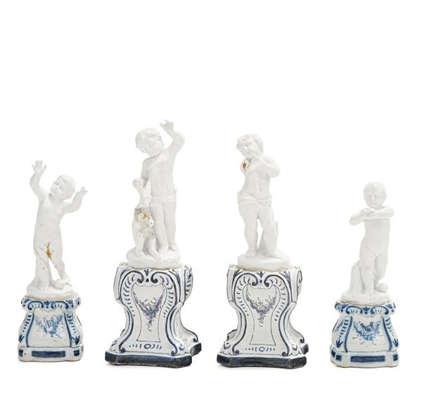 Quattro sculturine di putti su basi. Doccia, Manifattura Richard Ginori (piedistalli), XX secolo.  