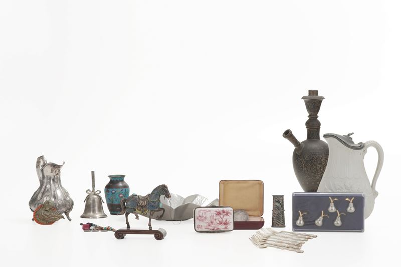 Lotto di curiosità in metallo  - Auction Antiquariato - Cambi Casa d'Aste