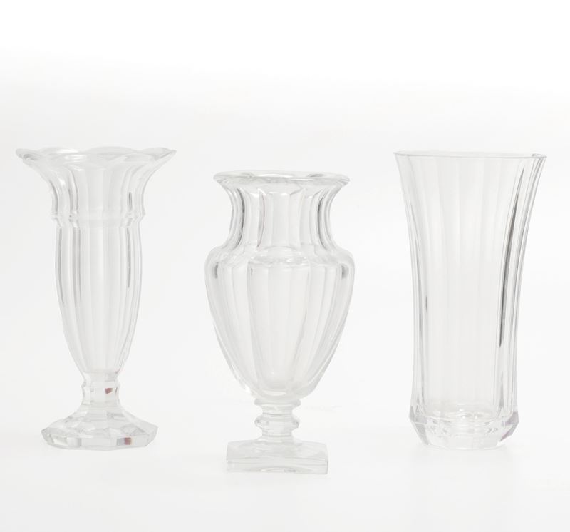 Tre vasi in vetro diversi  - Auction Antiquariato - Cambi Casa d'Aste