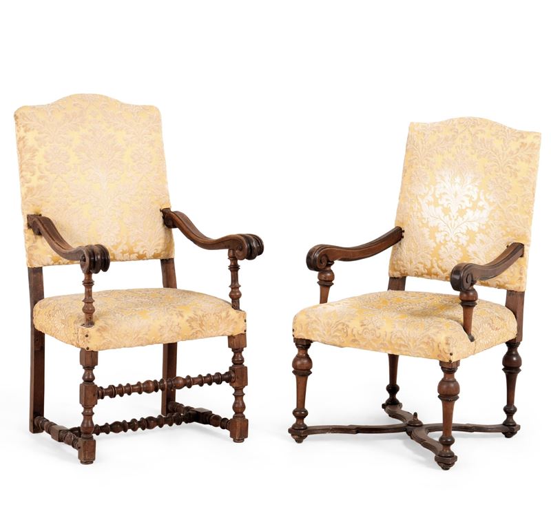 Due poltrone imbottite  - Asta Antiquariato - Cambi Casa d'Aste