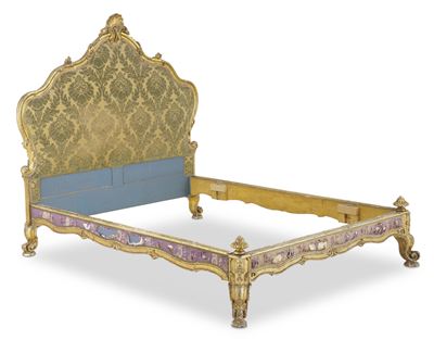 Letto in Legno Intagliato, Dipinto e Dorato. XVIII Secolo