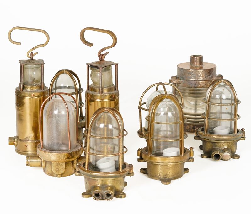 Nove piccoli lumi da bordo  - Auction Maritime Art - Cambi Casa d'Aste