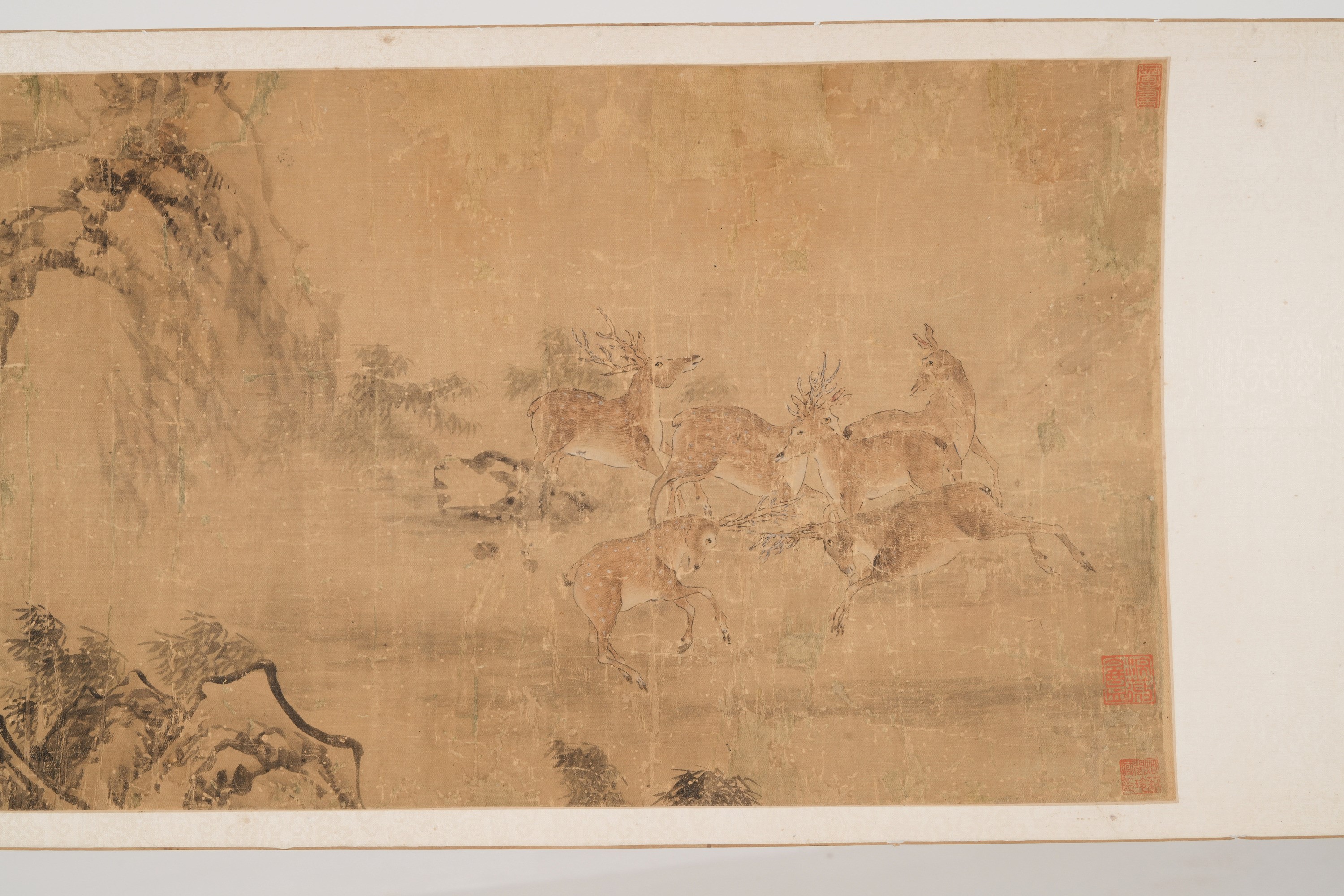 Scroll Raffigurante Paesaggio e Cervi con Iscrizioni, Cina, 1861, XIX Secolo