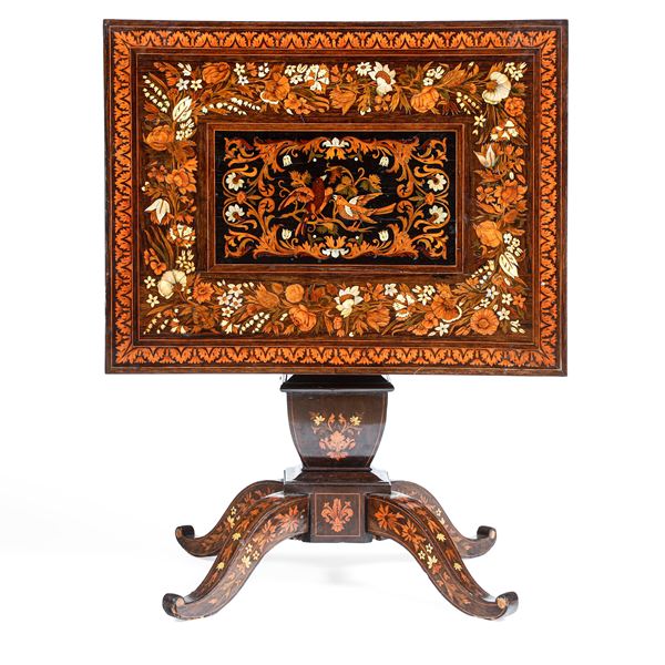 Tavolino a vela. Attribuito a Luigi Falcini (1794-1861) e Angiolo Falcini (1801-1850). Firenze, prima metà XIX secolo 