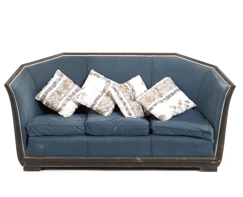 Divano a tre posti imbottito. XX secolo  - Auction Antique - Cambi Casa d'Aste