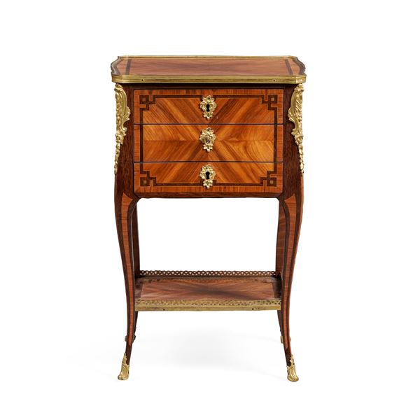 Tavolino chiffonier Luigi XV. Francia, seconda metà XVIII secolo, nei modi di Pierre Roussel (1723-1782)