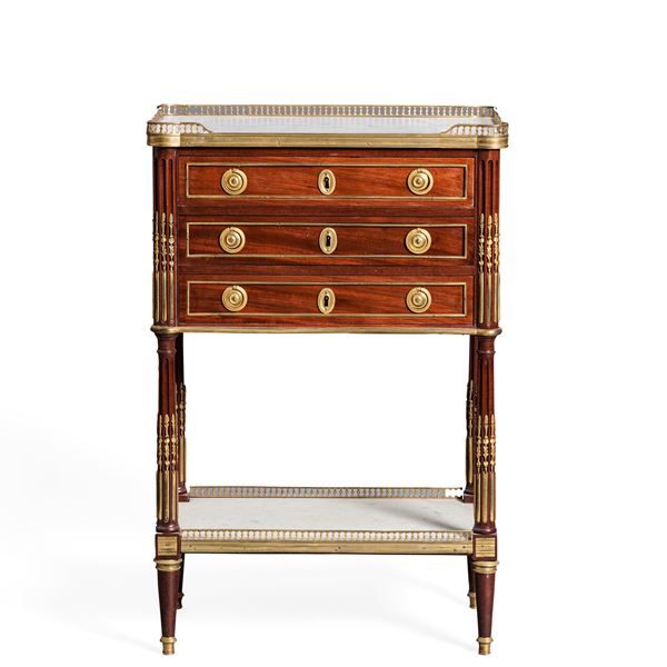 Tavolino chiffonier Luigi XVI. Francia, seconda metà XVIII secolo