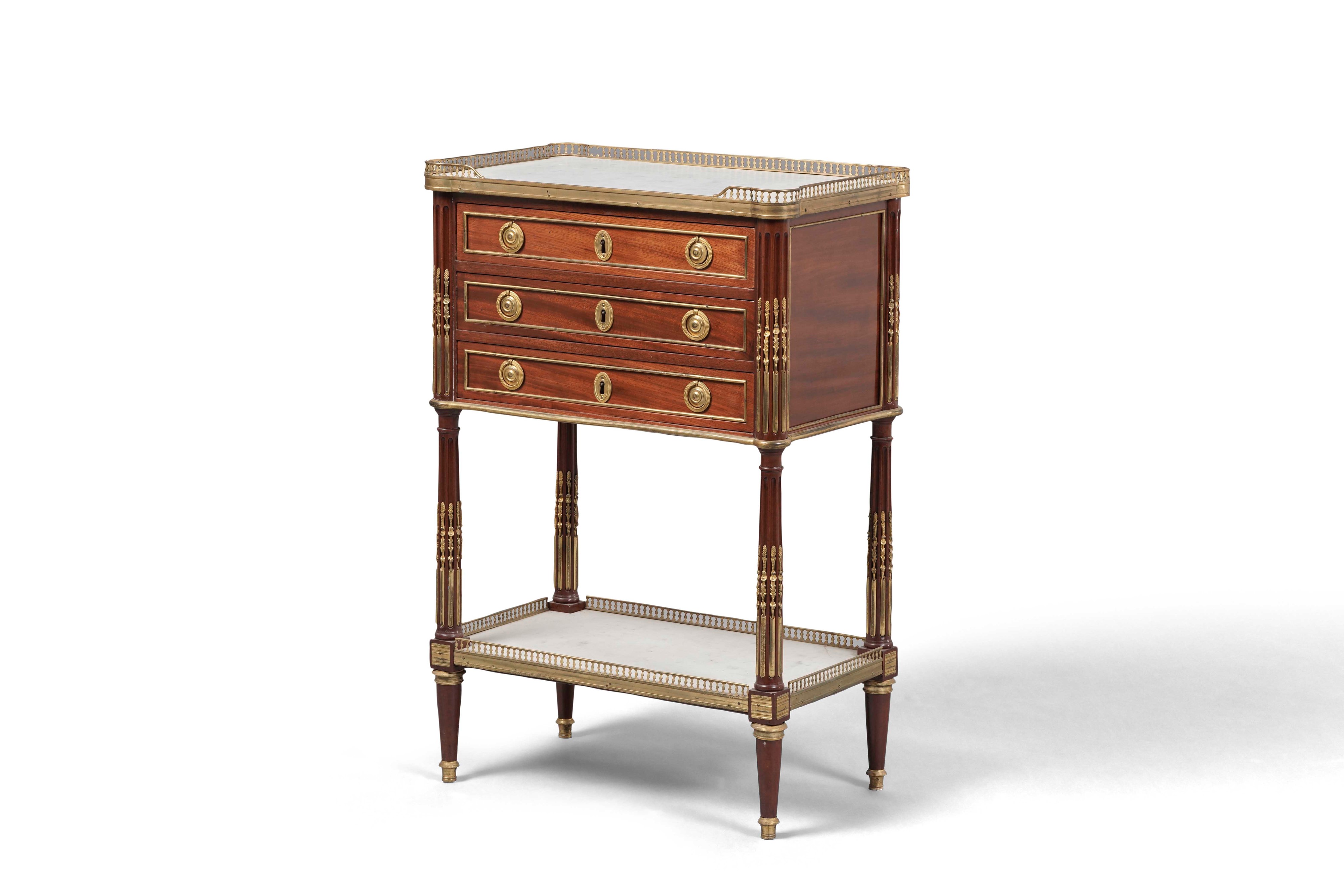 Tavolino Chiffonier Luigi XVI. Francia, Seconda Metà XVIII Secolo