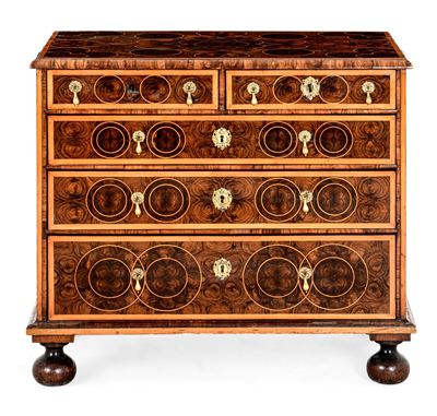Cassettone “william And Mary”. Inghilterra, Fine XVII - Inizio XVIII Secolo
