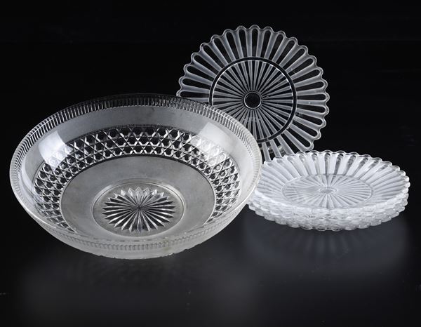 Cinque piattini e una ciotola. Francia, Manifattura Baccarat, XX secolo.