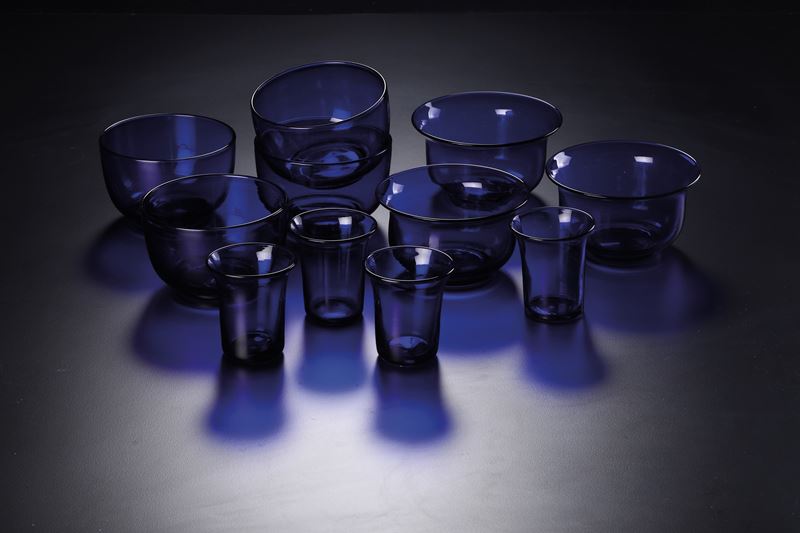 Sette ciotole e quattro bicchieri. Francia, Manifattura Baccarat, primi del XX secolo.  - Asta Arredi per la Tavola - Cambi Casa d'Aste