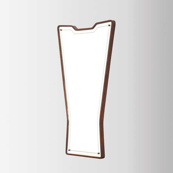 Specchiera a parete.