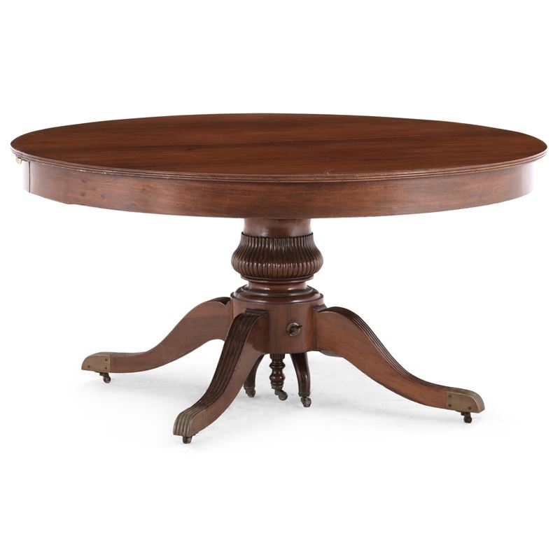 Tavolo circolare allungabile. Fine XIX - inizi XX secolo  - Asta Antiquariato - Cambi Casa d'Aste