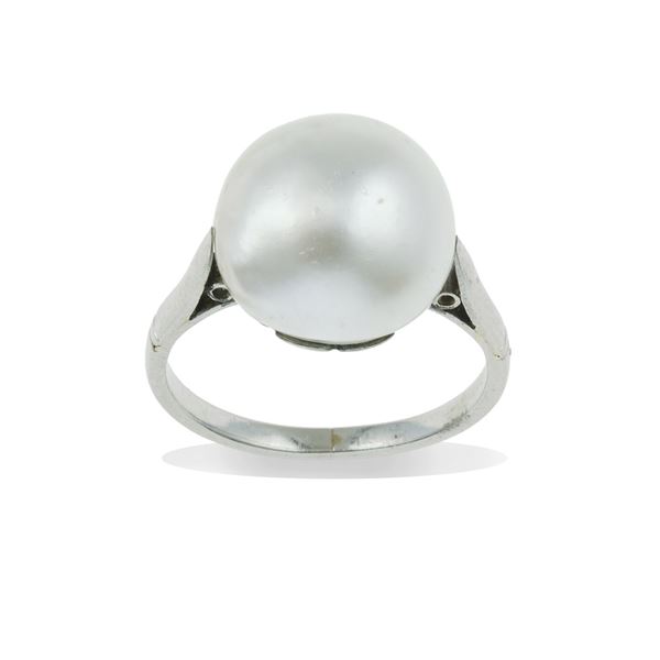 Anello con perla naturale