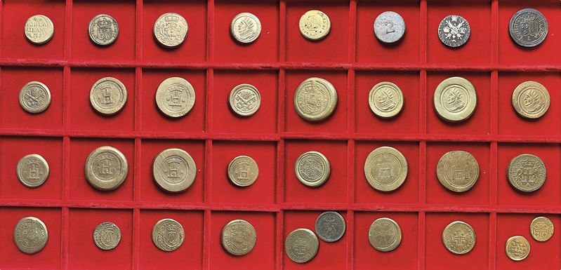 VARIE. Lotto di 34 pesi monetali.  - Auction Numismatics - Cambi Casa d'Aste