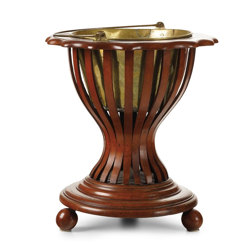 Fioriera in legno intagliato, Inghilterra, XIX secolo  - Asta Antiquariato - Cambi Casa d'Aste