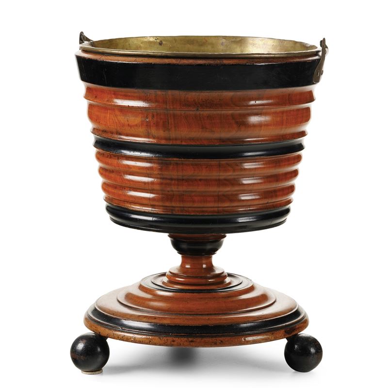 Fioriera in legno intagliato, Inghilterra, XIX secolo  - Auction Antique - Cambi Casa d'Aste