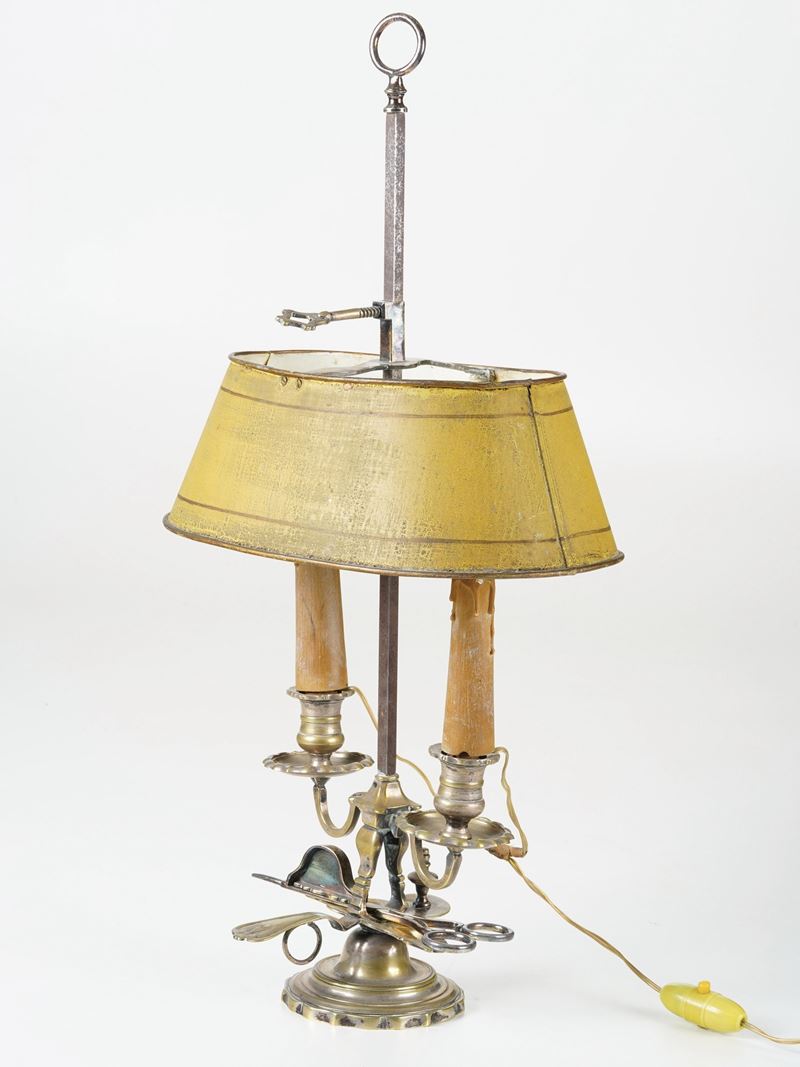 Lampada bouillotte in ferro e bronzo, XIX secolo  - Auction Antique - Cambi Casa d'Aste