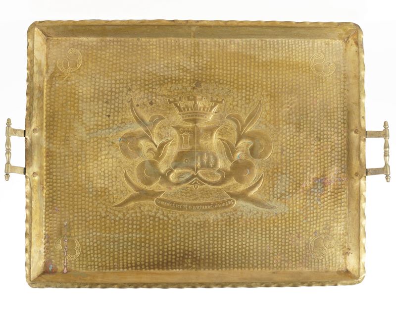 Vassoio in metallo dorato. XX secolo  - Asta Antiquariato - Cambi Casa d'Aste