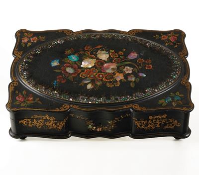 Scatola Portagioie Boîte À Bijoux in Legno Laccato con Tarsie in Madreperla, Francia 1870