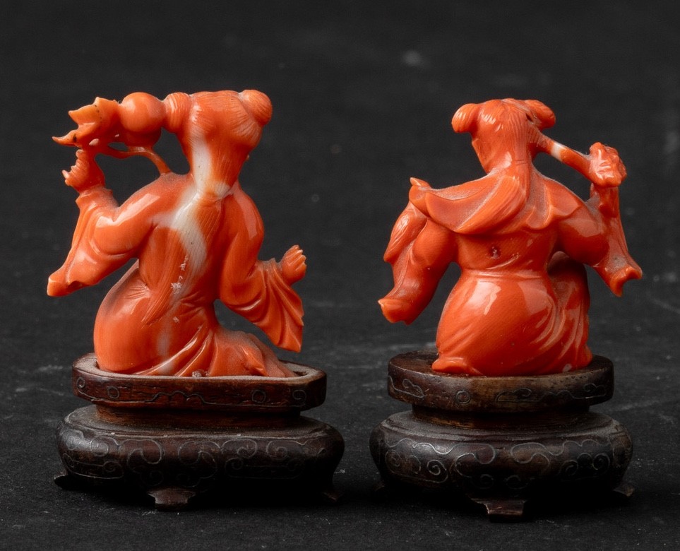 Coppia di Figure di Bambine in Corallo, Cina, Dinastia Qing, XIX Secolo
